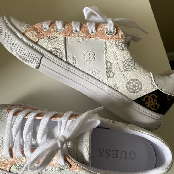 GUESS Sneakers - Picture 6 of 10